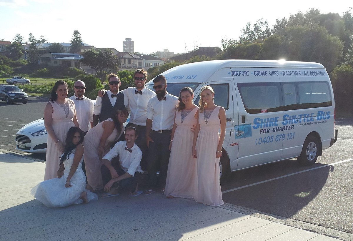 Wedding party with Shire Shuttle Bus